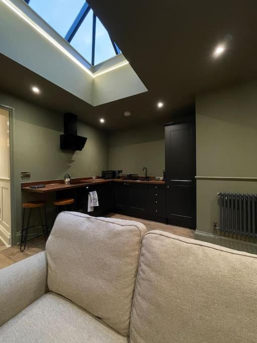 Peaceful Apartment In The Heart Of Frome Exterior photo
